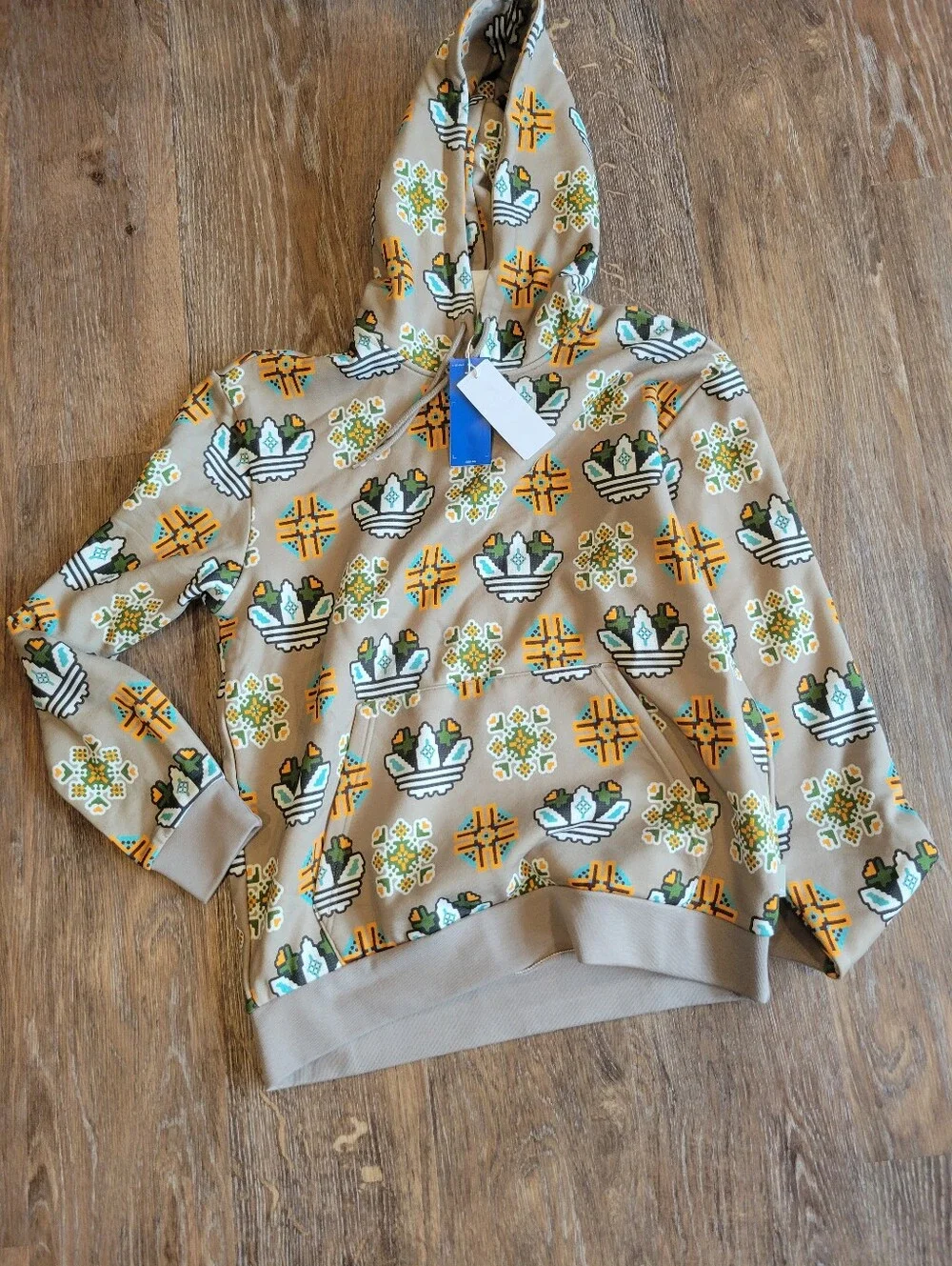 NWT Mens (M) Adidas TriFoil Hoodie Sweatshirt With Pockets